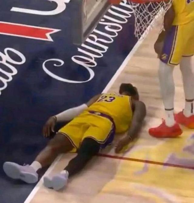 湖人球员詹姆斯伤愈复出，期待再现神勇表现