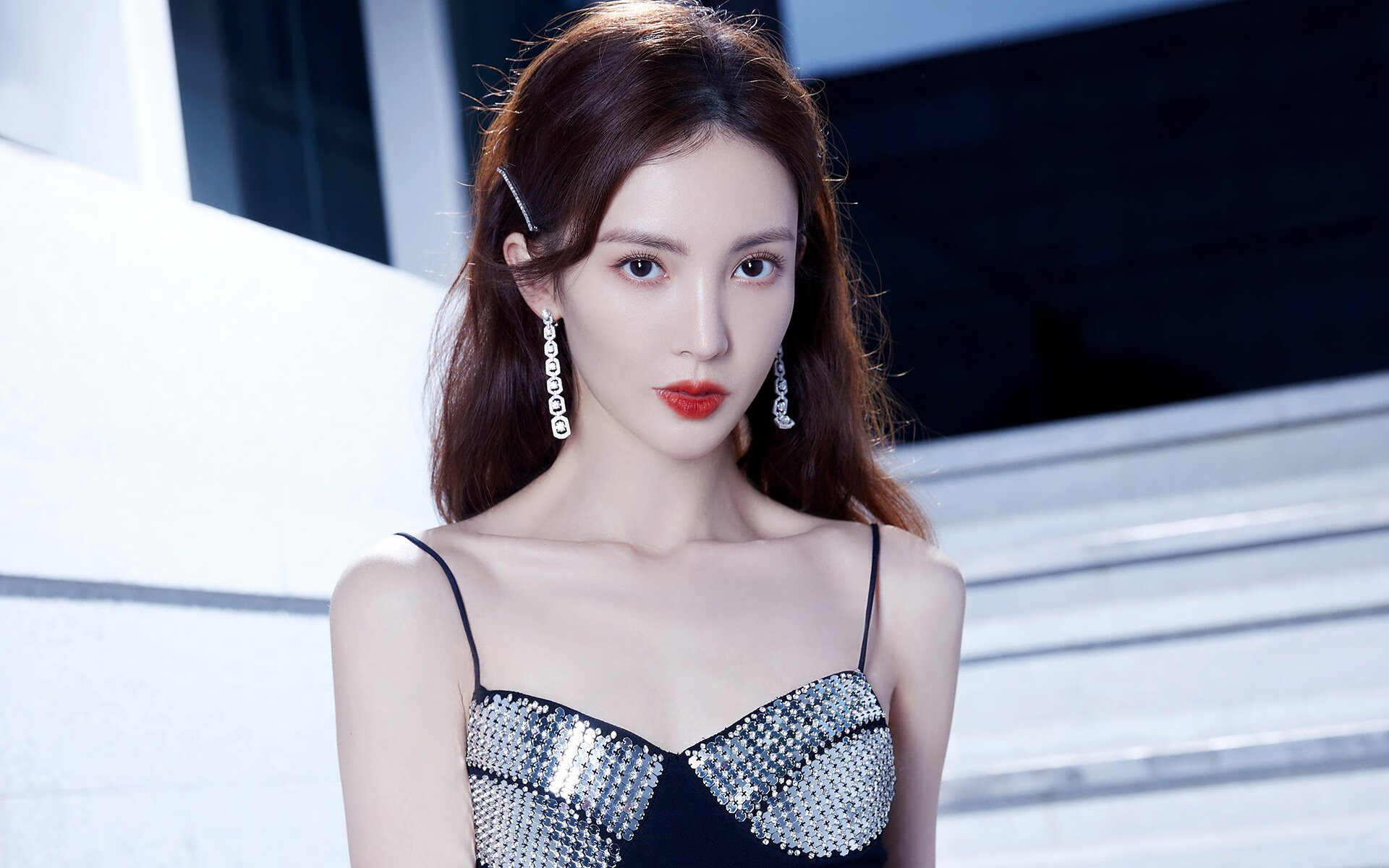 绿茵风暴席卷，黄潜水艇沉没，拜仁全面压制比利亚雷亚尔的年度焦点之战