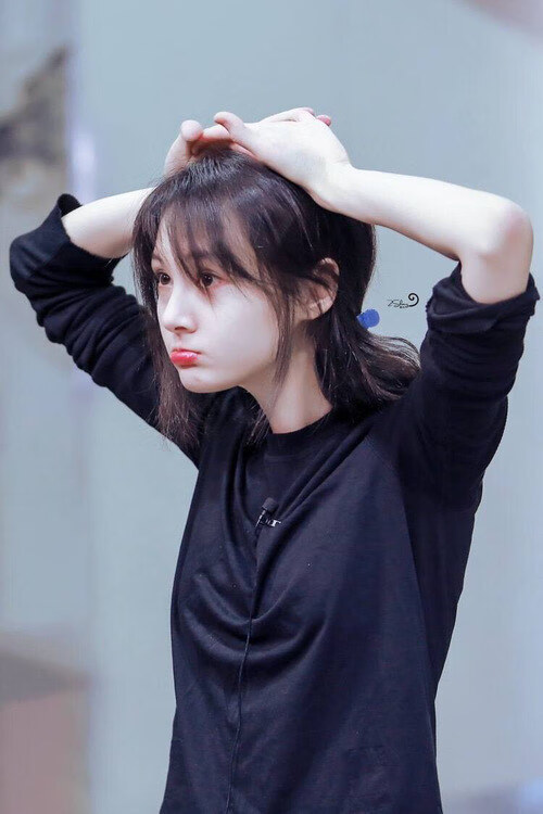 第四节风暴！杰伦·格林用两次致命抢断导演勇士奇袭，让76人三节努力化为泡影